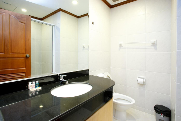 Bathroom 9