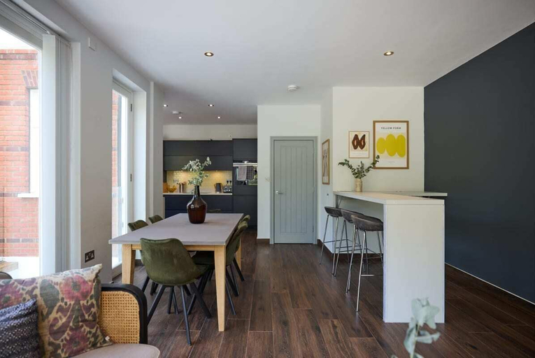 Others 5, The Putney Hideaway - Modern and Elegant 3bdr Flat With Patio, London
