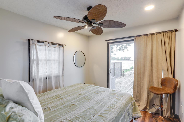 Bedroom 2, Vickery Cottage on Sandusky Bay with Fire Pit!, Erie
