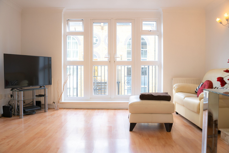 Others 4, Modern Tower Bridge 2BR Town House, London