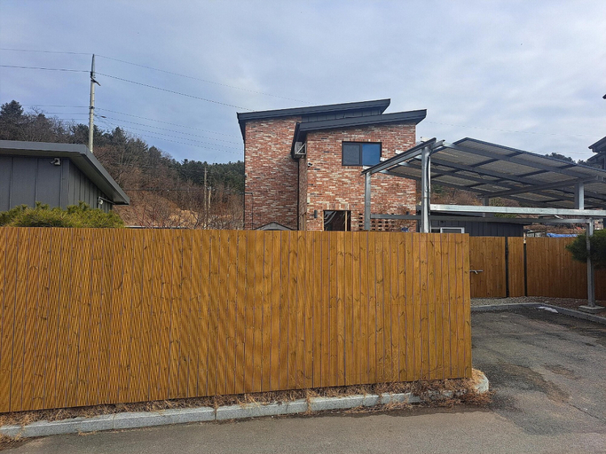 Exterior & Views 2, Chuncheon Staysaint21 Poolvilla, Chuncheon