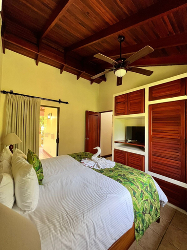 Bedroom 2, La Foresta Nature Resort, Aguirre