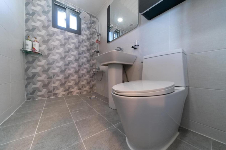 Bathroom 4, Busan Haeoream Pension, Haeundae