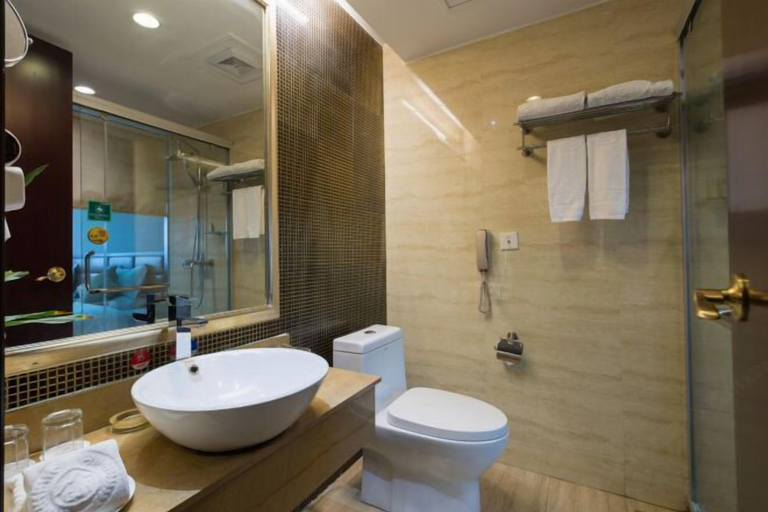 Bathroom 4, Gan Jiang Yuan International Hotel, Ganzhou