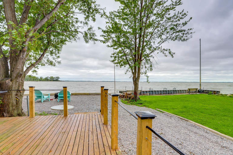 Others 4, Vickery Cottage on Sandusky Bay with Fire Pit!, Erie