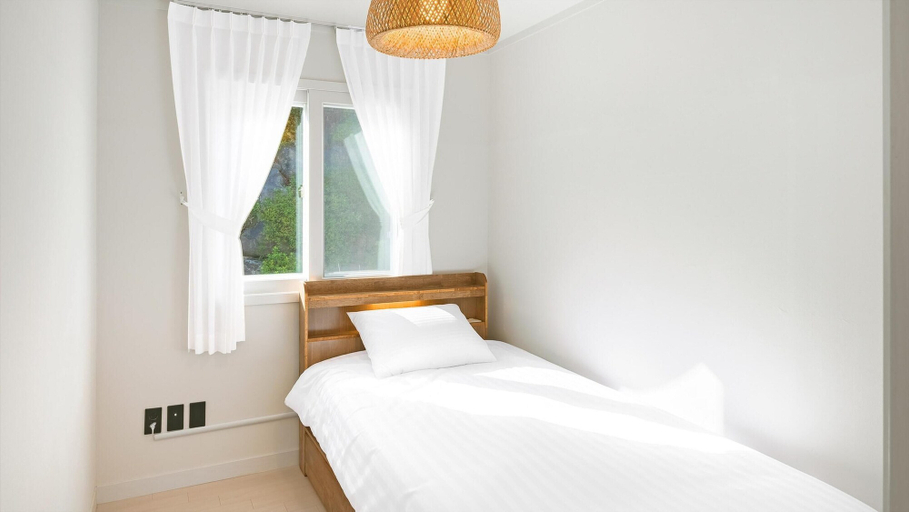 Bedroom 2, Jeju Dalbaekstay, Jeju