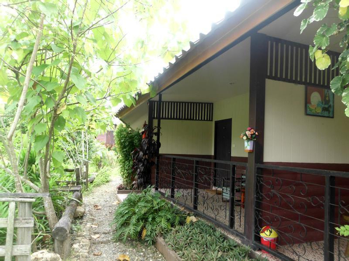 Exterior 7