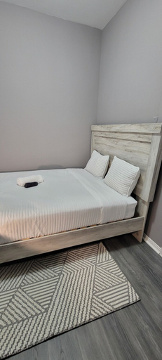 Bedroom 2, Chicago Avenue Inn, Cook