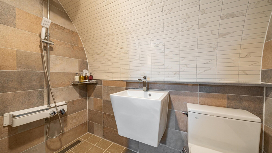 Bathroom, Gapyeong Iseom Poolvilla Pension, Gapyeong