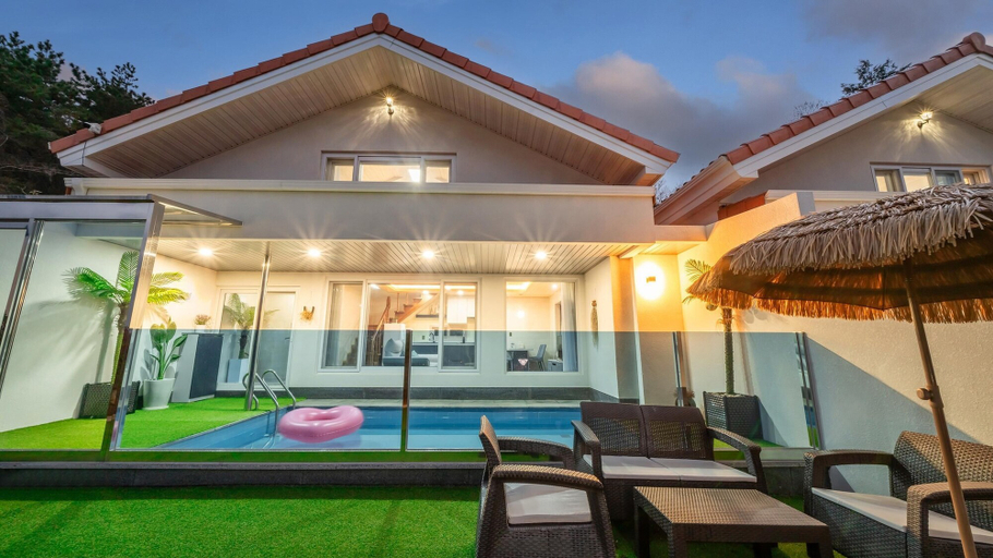 Exterior & Views 2, Namhae Eagless Poolvilla Pension, Namhae