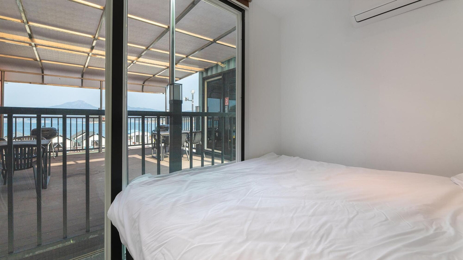Bedroom 3, Goseong Bluewhale Glamping, Goseong
