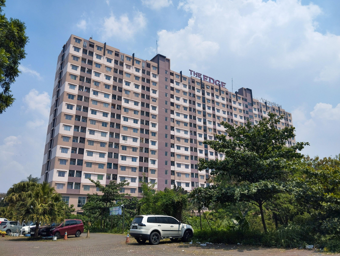 Exterior & Views 3, Spacious 1BR Classic at The Edge Bandung Apartment By Travelio, Cimahi