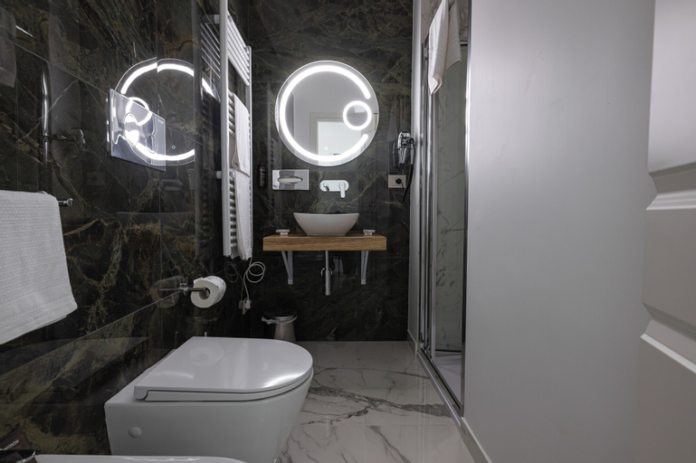 Bathroom 6