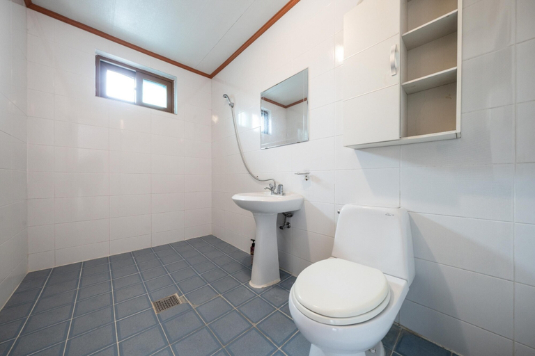 Bathroom 4, Yangpyeong Sky&lake pet Friendly Pension, Yangpyeong