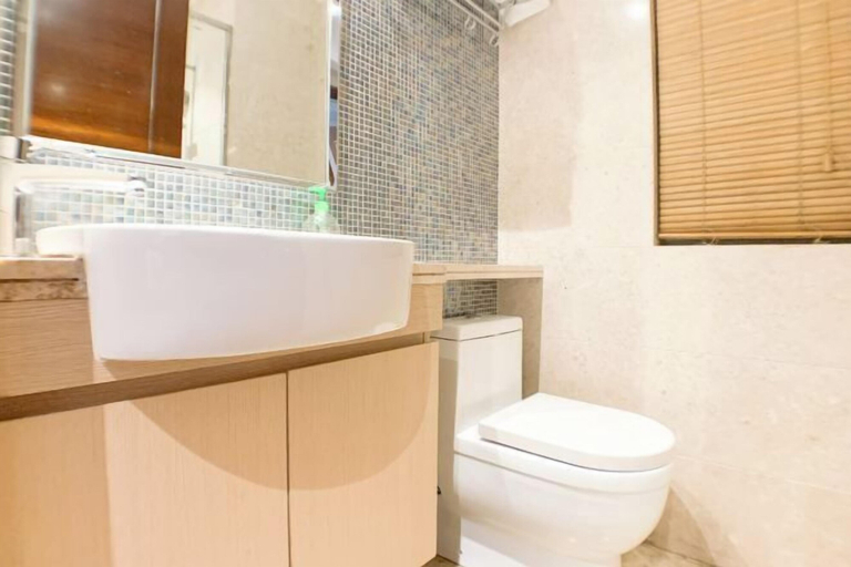 Bathroom 13
