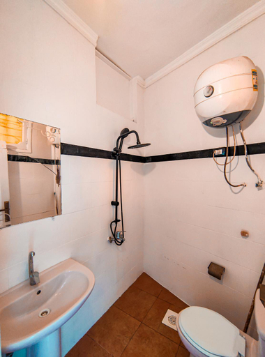 Bathroom 3, White House Chalets, Sant Katrin
