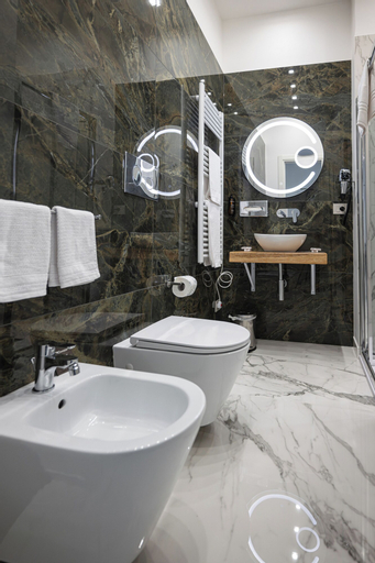 Bathroom 11