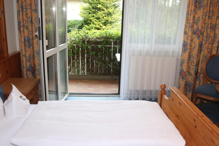 Bedroom 3, Landhotel Gasthof Huber, Aichach-Friedberg
