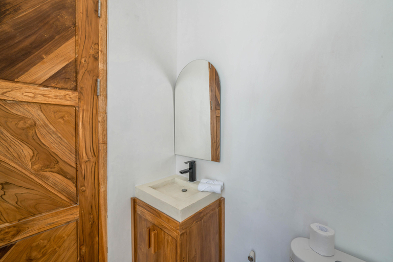 Bathroom, Villa LeNomi: Cute 1 Bedroom w/ Pool in Canggu, Badung