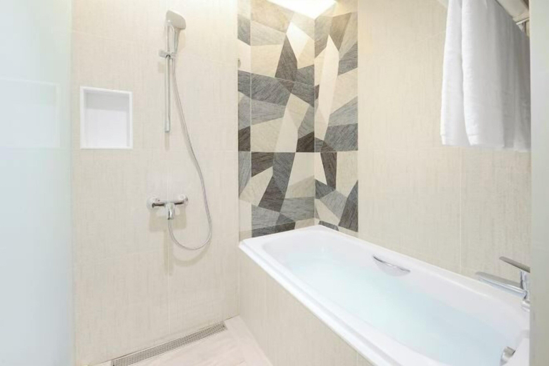 Bathroom 10