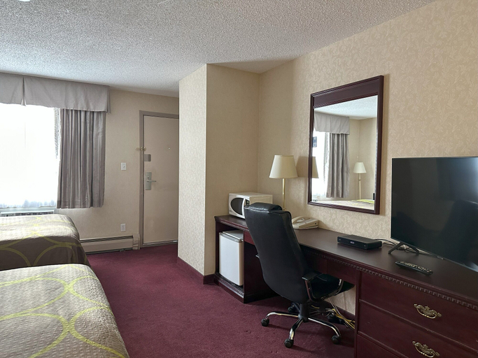 Bedroom 3, Super 8 by Wyndham Lethbridge, Division No. 2