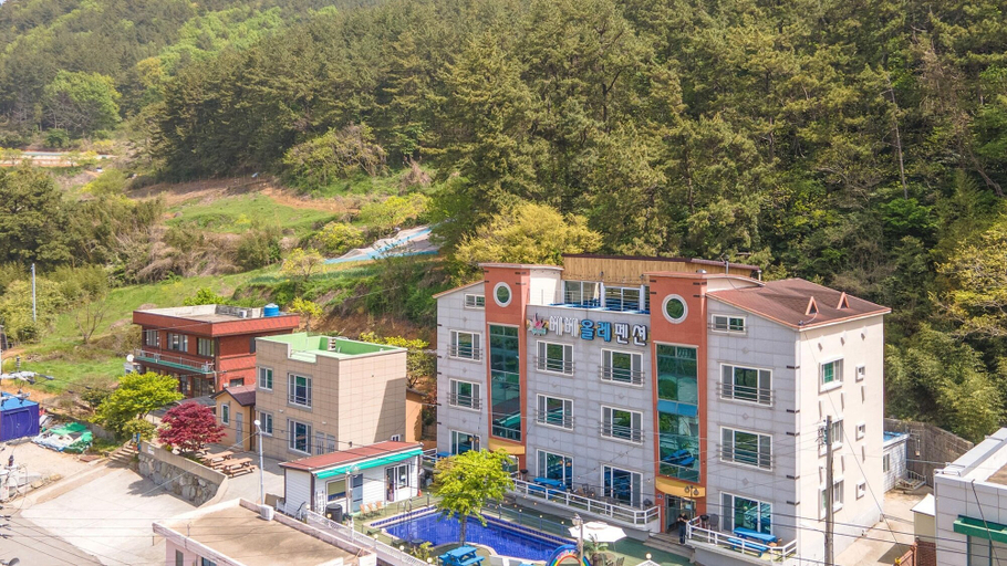 Exterior & Views 2, Yeosu Bebeolleh Pension, Yeosu