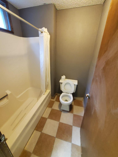 Bathroom 3, Gray Plaza Motel West Frankfort, Franklin
