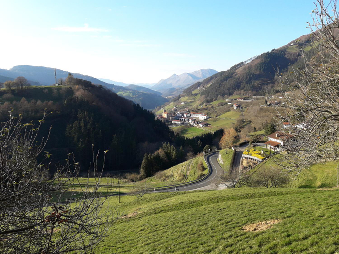 Others 5, Etxeberri Landa Etxea, Guipúzcoa