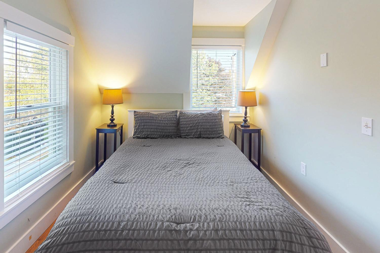 Bedroom 2, Coastal Joy, Hancock
