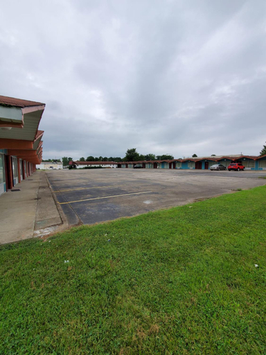 Others 5, Gray Plaza Motel West Frankfort, Franklin