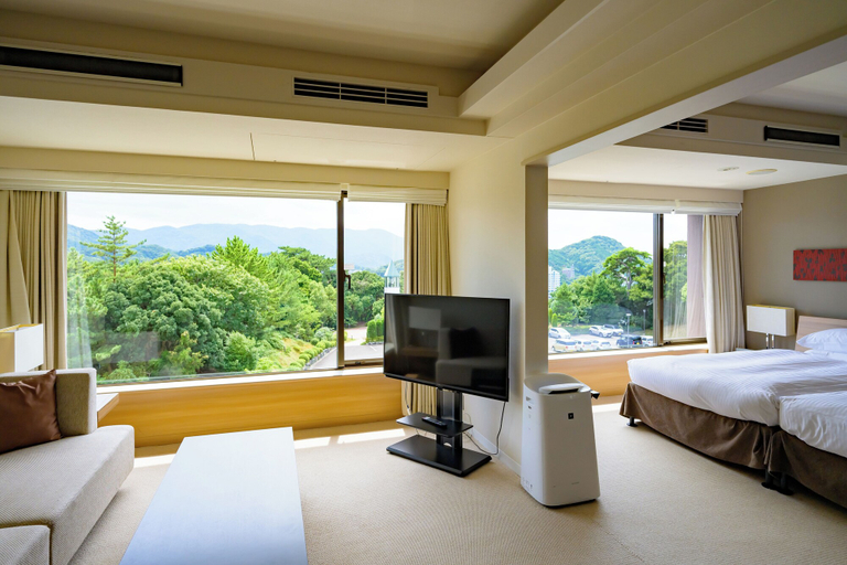 Bedroom 3, Toba Hotel International, Toba