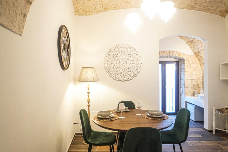 Others 2, HOME 5 - PALAZZO ANTICO, Bari