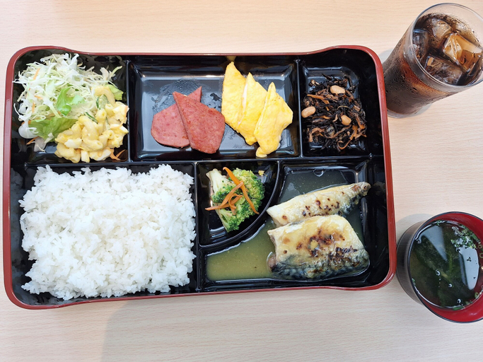 Food & Drinks 5, Y'sinn Naha Orokuekimae, Naha