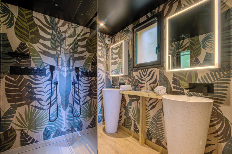 Bathroom 5, Hotel Bastide de Lourmarin, Vaucluse