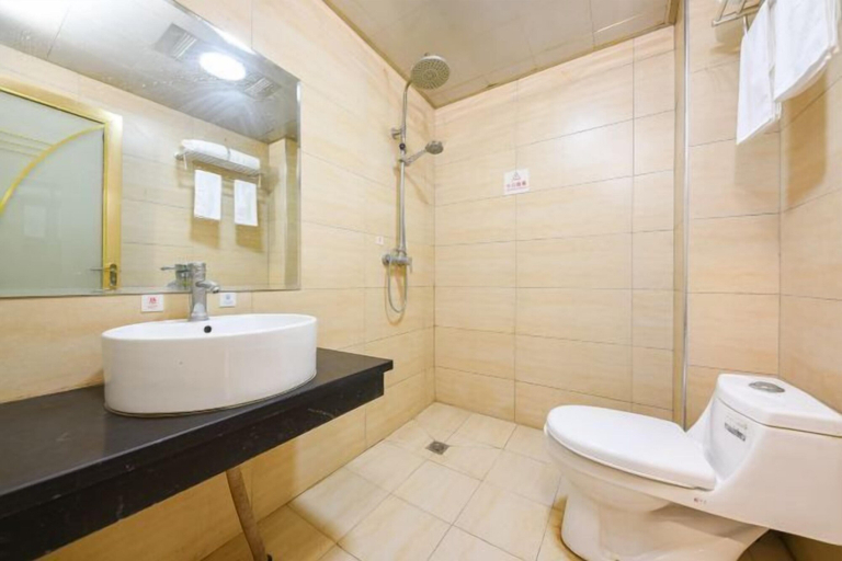Bathroom, Hello Light Hotel (Wuhan Hankou North Road Branch), Wuhan