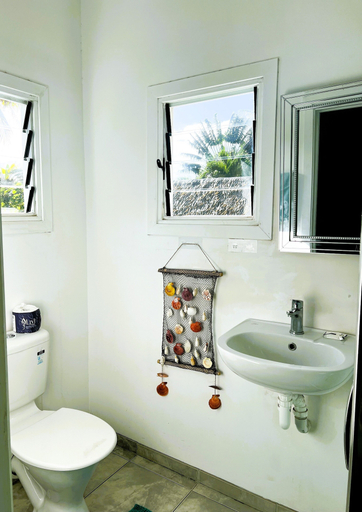 Bathroom 4, Te Rito Lagoon Villas, Rorotonga