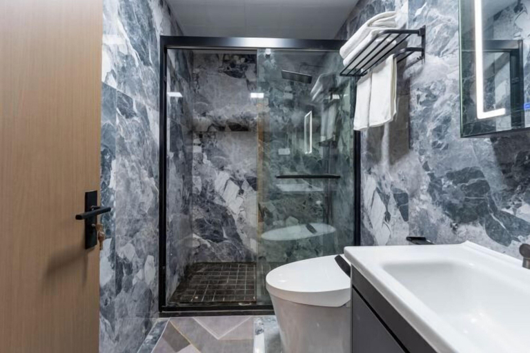 Bathroom 4, Ningbo jinfu hotel apartment, Ningbo