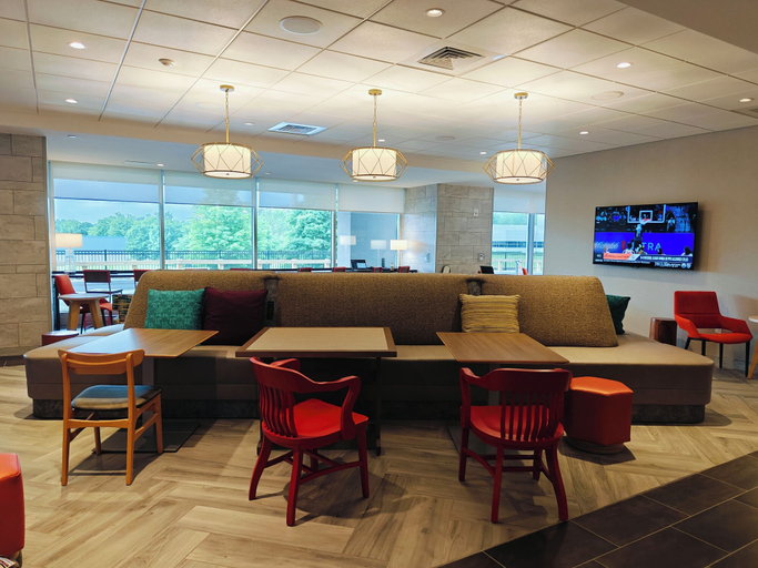Food & Drinks 5, Home2 Suites by Hilton Bristol, Hartford