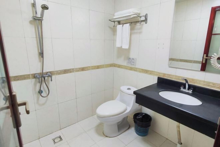 Bathroom 3, Katy's Hotel, Guilin