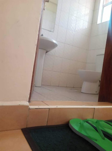 Bathroom 3, Prearea Hotel, Starehe