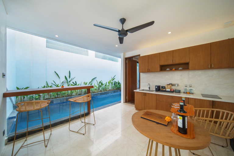 Dining Room 25