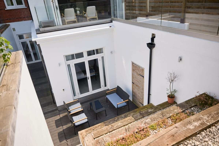 Exterior & Views, The Putney Hideaway - Modern and Elegant 3bdr Flat With Patio, London