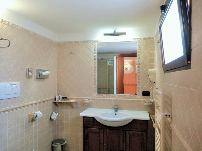 Bathroom 5, Hotel Riviera Fiumicino, Rome
