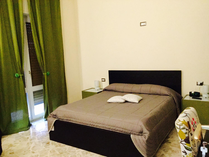 Others 5, B&B La Stazione, Bari