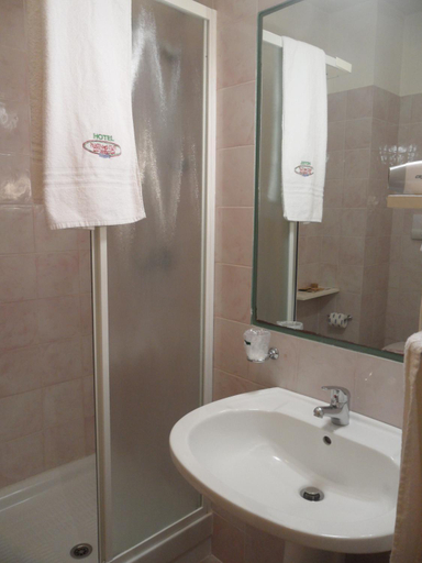 Bathroom 4, Hotel Parco Degli Ulivi, Teramo