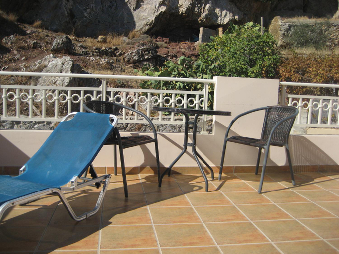 Others 5, Yiorgos Studios, Crete