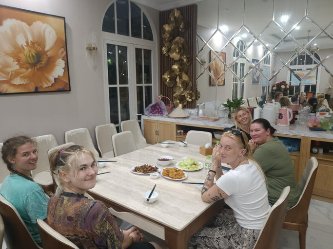 Food & Drinks 4, Huong Duong Sunflower, Hạ Long