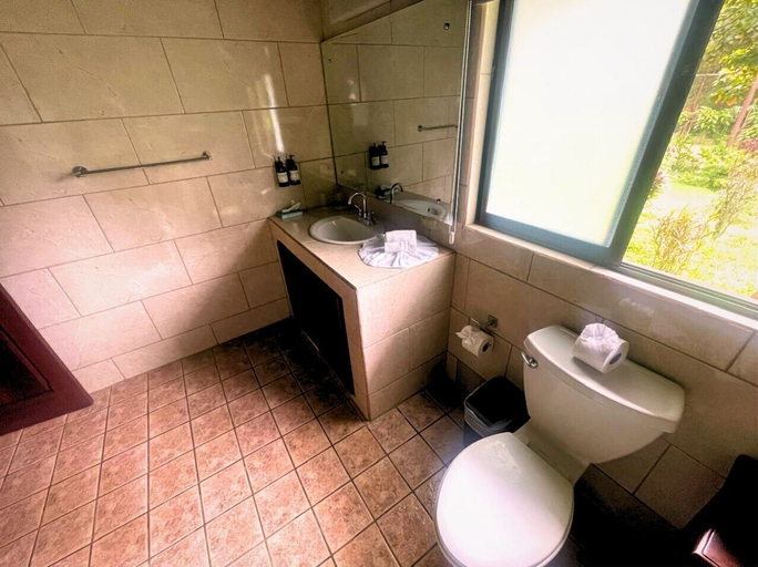 Bathroom 3, La Foresta Nature Resort, Aguirre