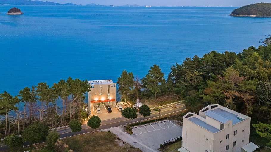 Exterior & Views 2, Yeosu Nukim Pension, Yeosu