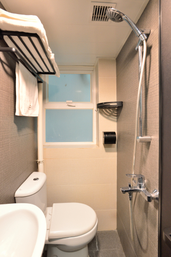 Bathroom 12